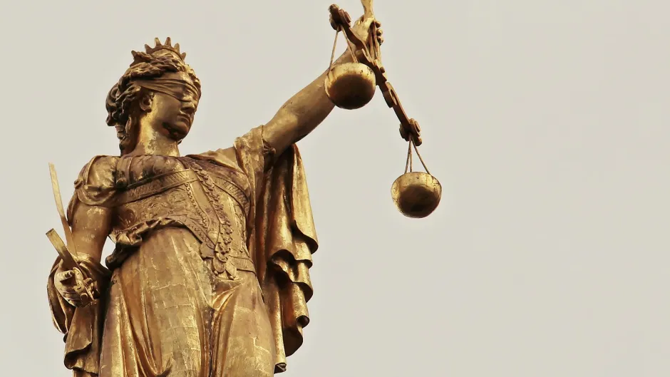 Rubrik_Politik_und_Recht_.Pixabay_justitia-2597016_1920